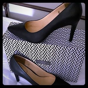 ANA black pumps